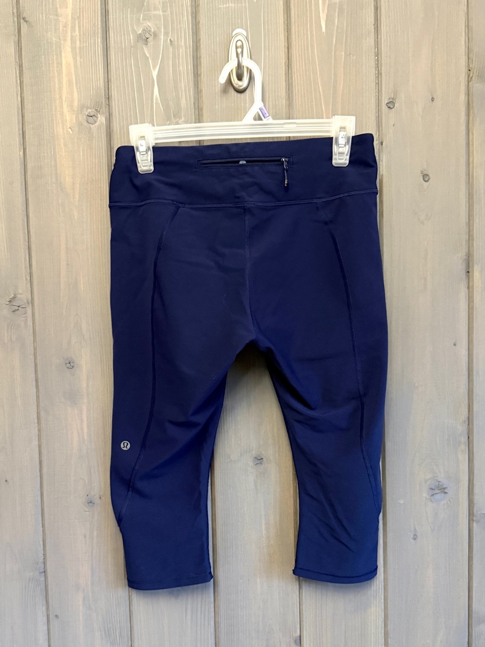 Lululemon Navy Cropped Athletic Leggings